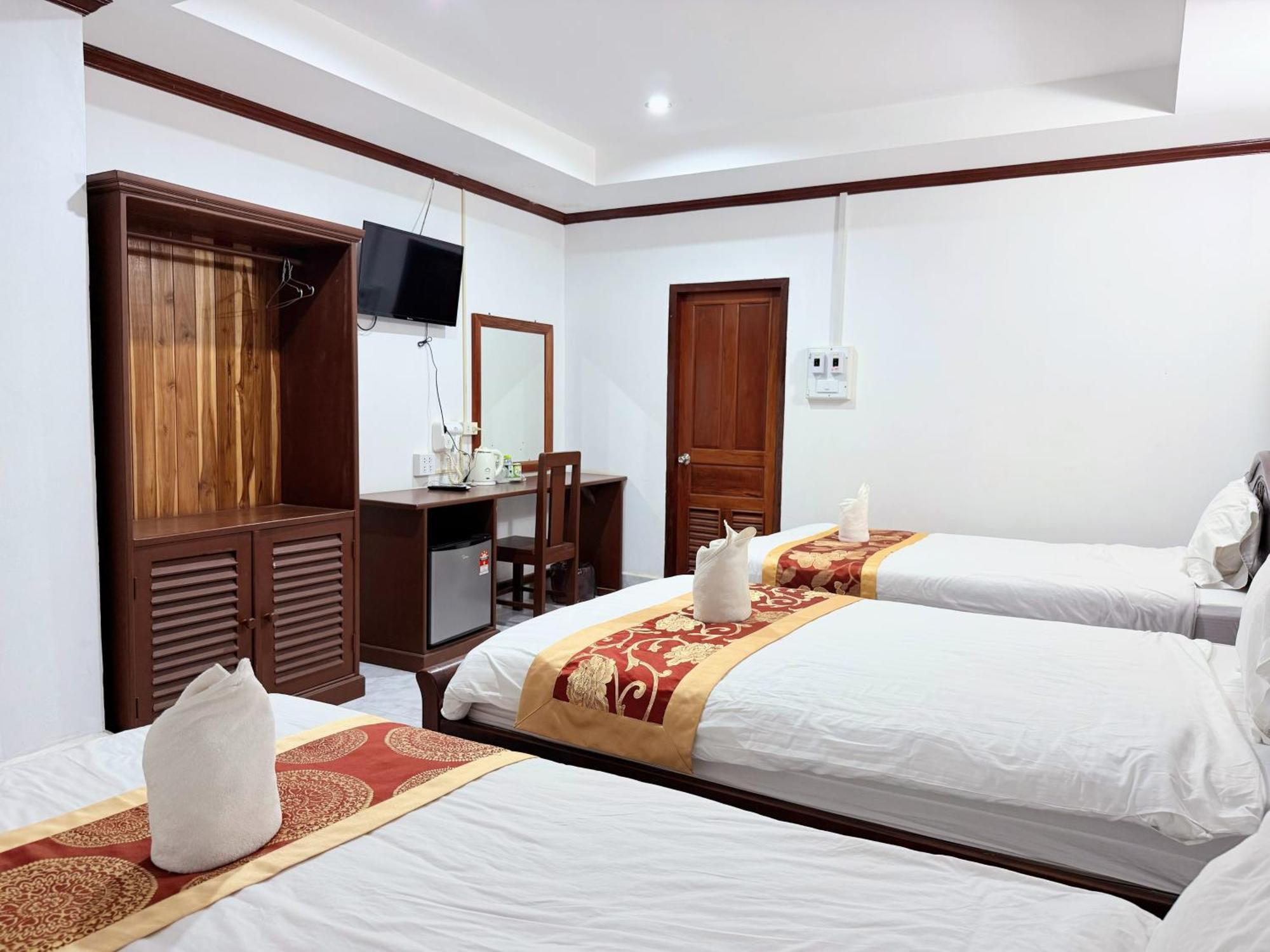 Vangvieng Sisavang Mountain View Hotel วังเวียง ภายนอก รูปภาพ