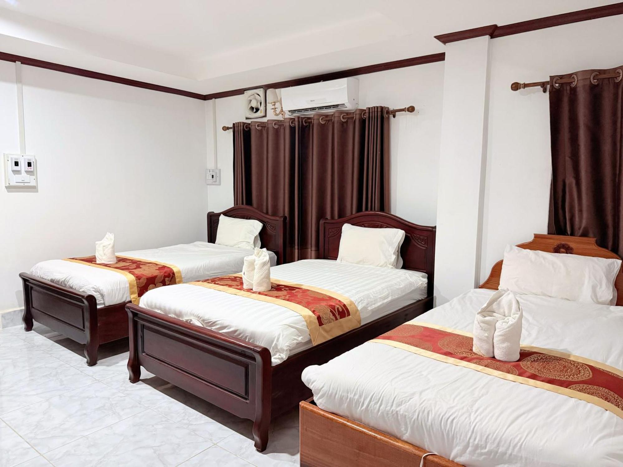 Vangvieng Sisavang Mountain View Hotel วังเวียง ภายนอก รูปภาพ