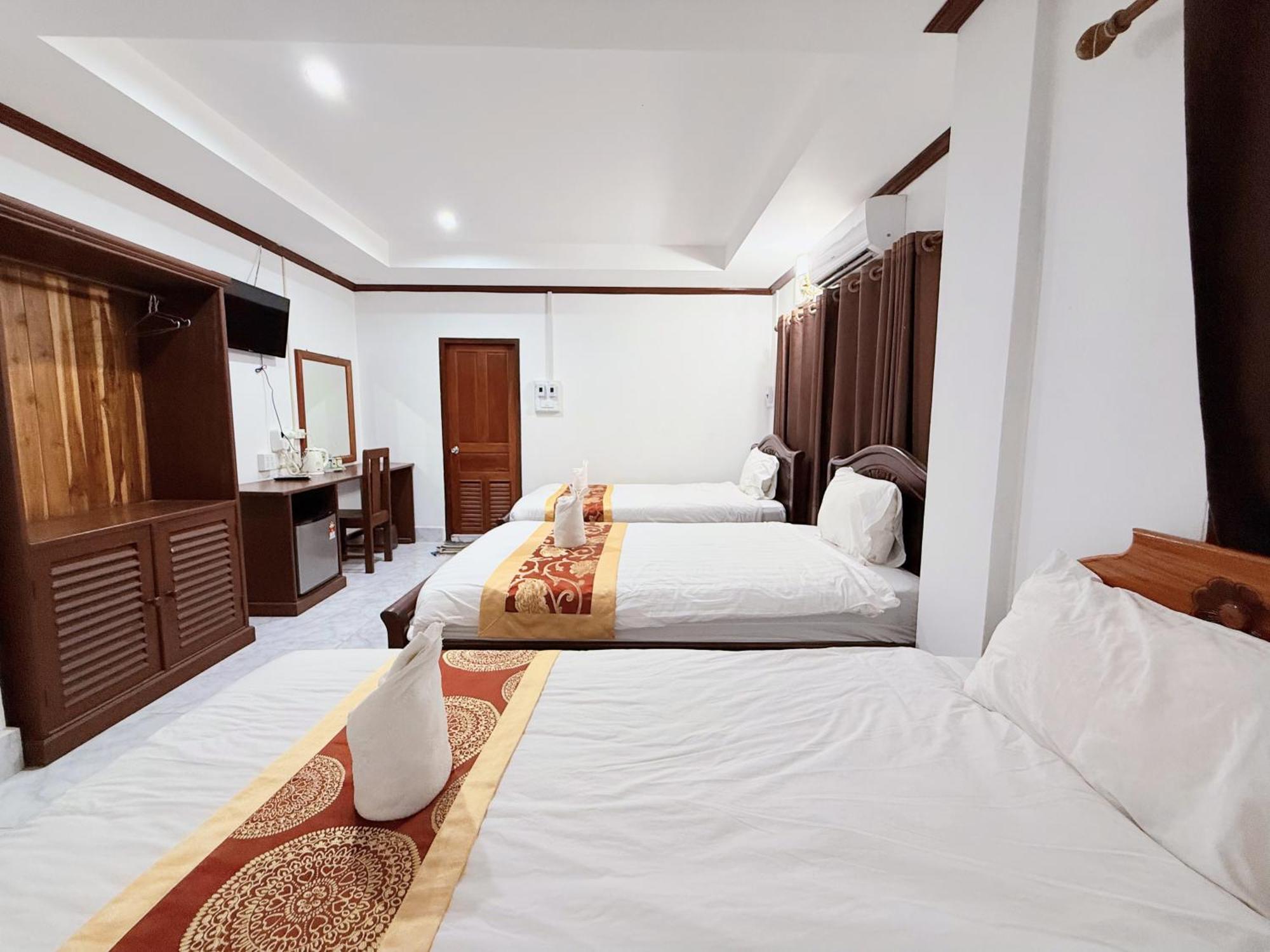 Vangvieng Sisavang Mountain View Hotel วังเวียง ภายนอก รูปภาพ