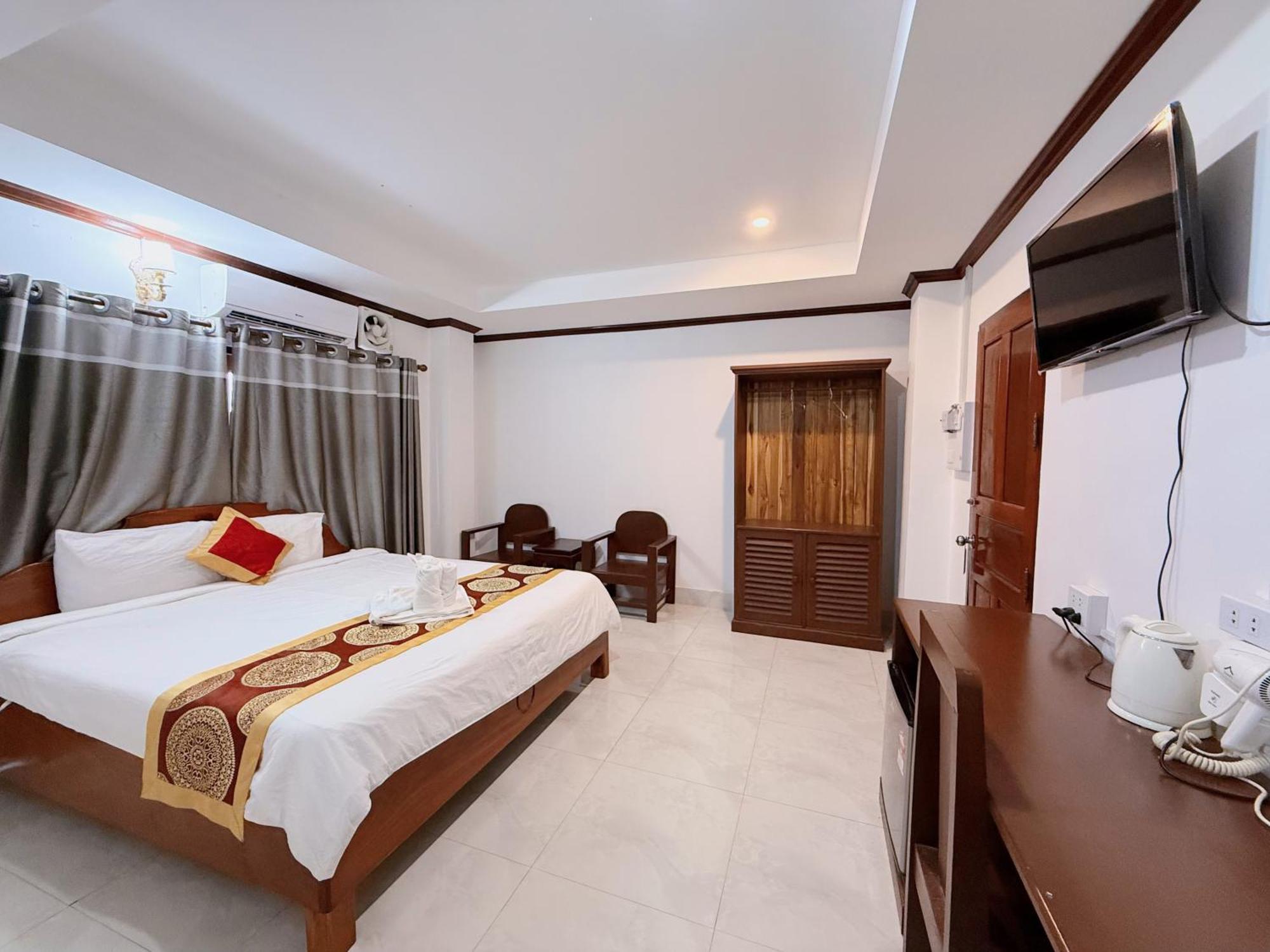 Vangvieng Sisavang Mountain View Hotel วังเวียง ภายนอก รูปภาพ