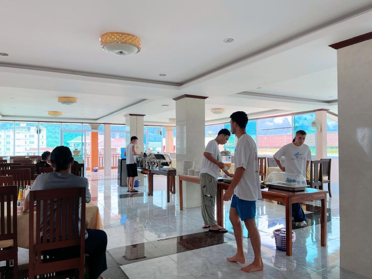 Vangvieng Sisavang Mountain View Hotel วังเวียง ภายนอก รูปภาพ