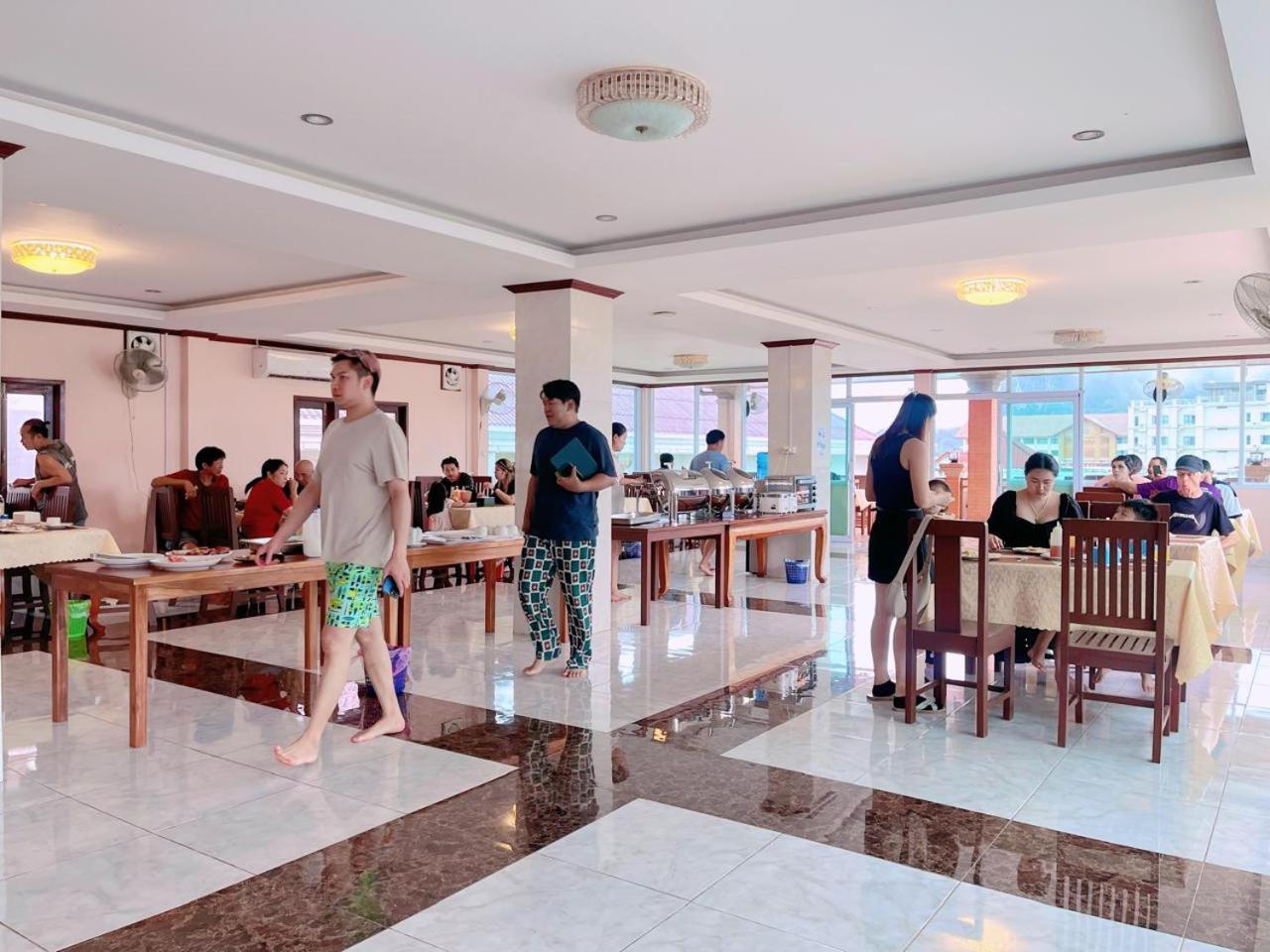 Vangvieng Sisavang Mountain View Hotel วังเวียง ภายนอก รูปภาพ