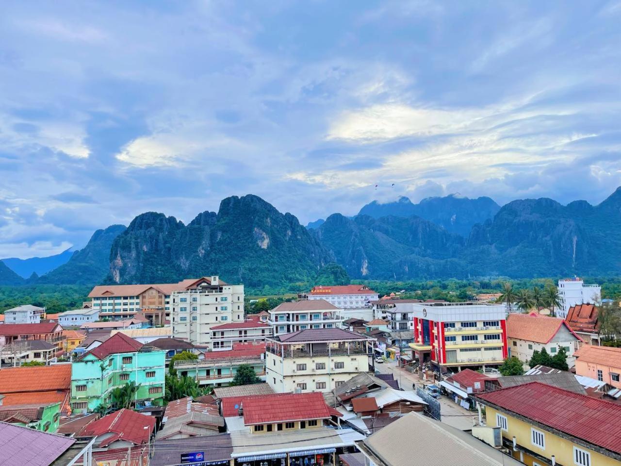 Vangvieng Sisavang Mountain View Hotel วังเวียง ภายนอก รูปภาพ