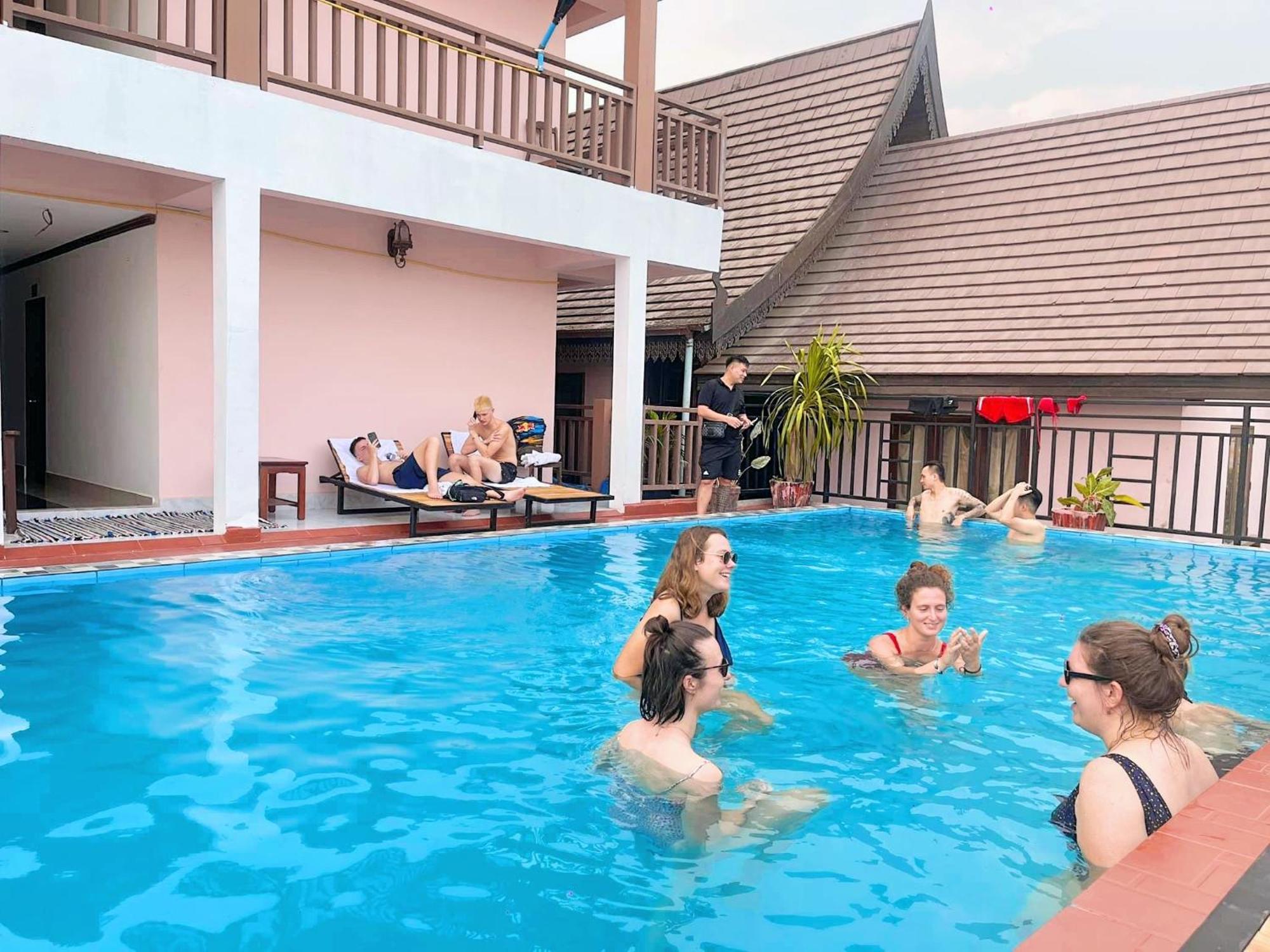 Vangvieng Sisavang Mountain View Hotel วังเวียง ภายนอก รูปภาพ