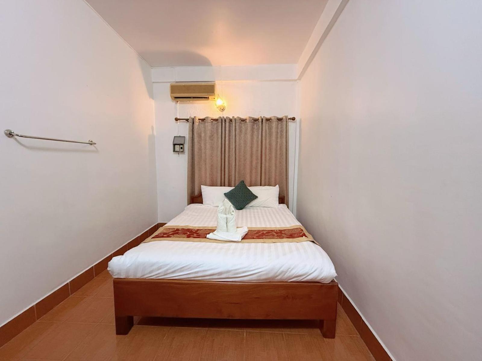 Vangvieng Sisavang Mountain View Hotel วังเวียง ภายนอก รูปภาพ