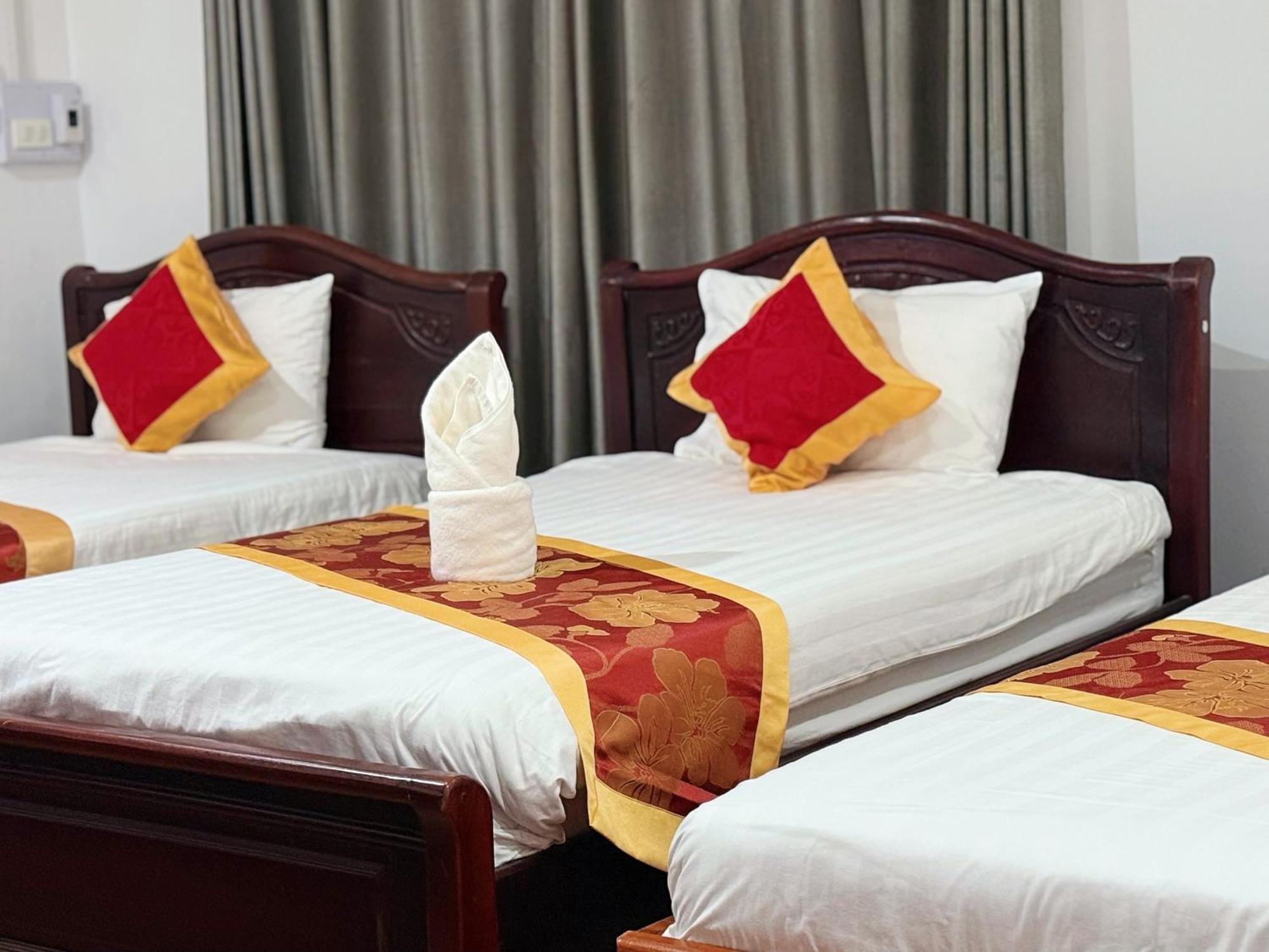 Vangvieng Sisavang Mountain View Hotel วังเวียง ภายนอก รูปภาพ