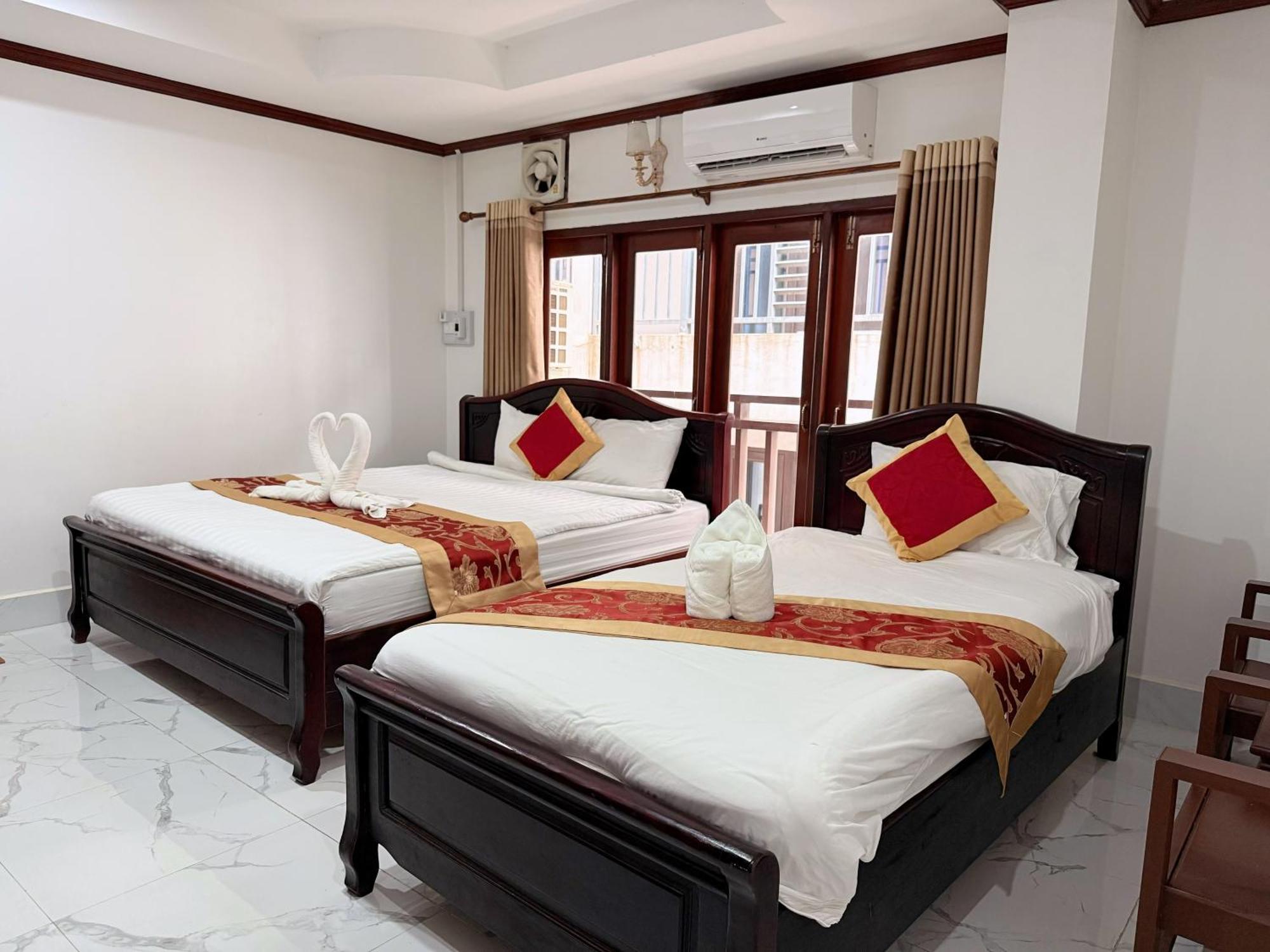 Vangvieng Sisavang Mountain View Hotel วังเวียง ภายนอก รูปภาพ