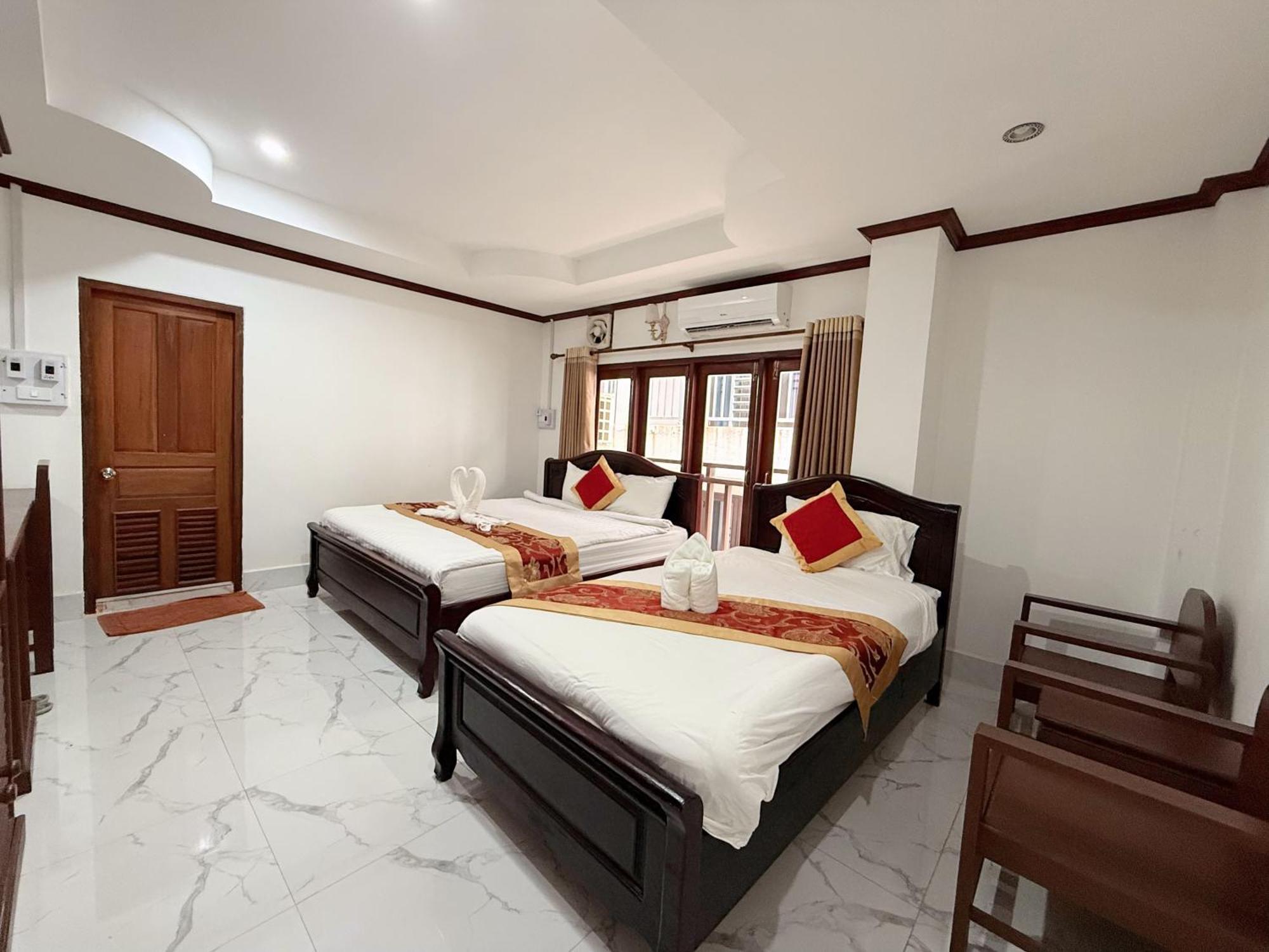 Vangvieng Sisavang Mountain View Hotel วังเวียง ภายนอก รูปภาพ