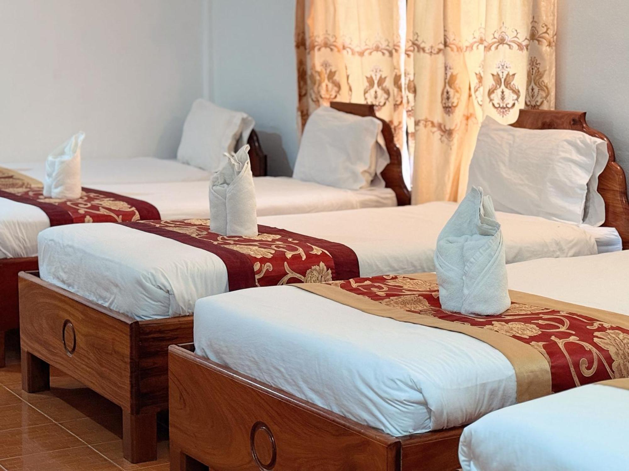 Vangvieng Sisavang Mountain View Hotel วังเวียง ภายนอก รูปภาพ