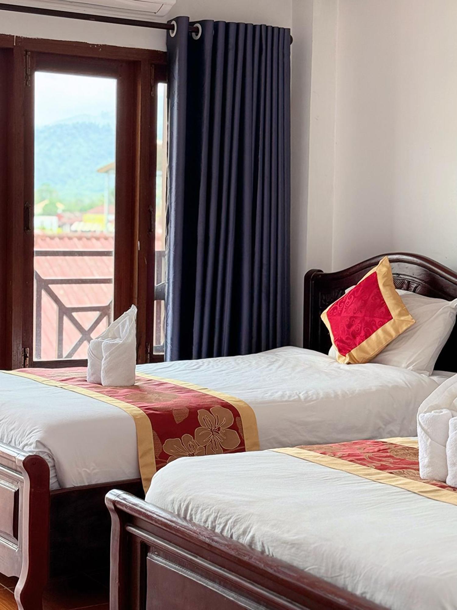 Vangvieng Sisavang Mountain View Hotel วังเวียง ภายนอก รูปภาพ