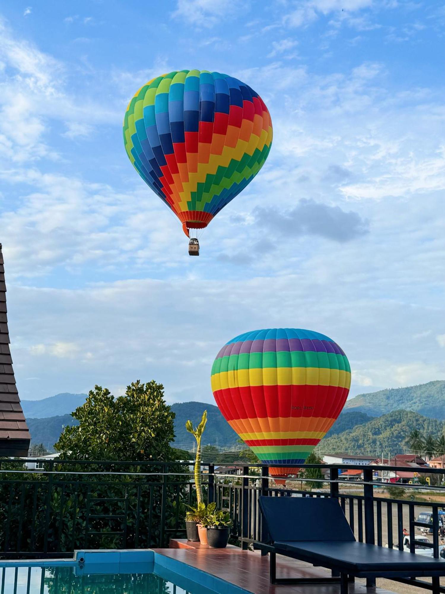 Vangvieng Sisavang Mountain View Hotel วังเวียง ภายนอก รูปภาพ